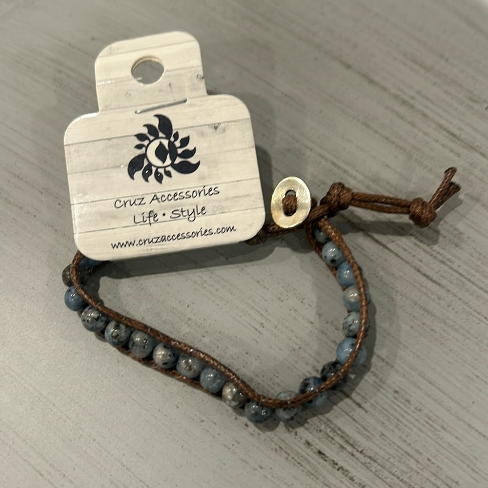 NWT Cruz Accessories Blue Stone & Brown Leather Bracelet With Silver Closure